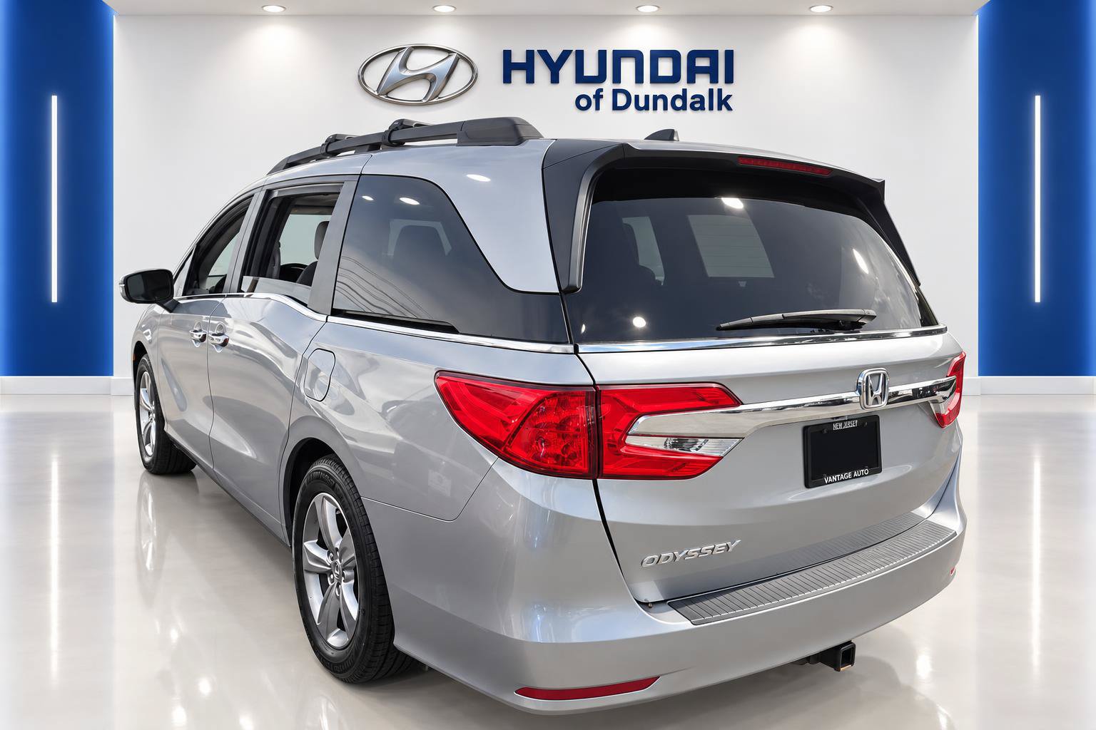 Used 2018 Honda Odyssey EX-L image 2