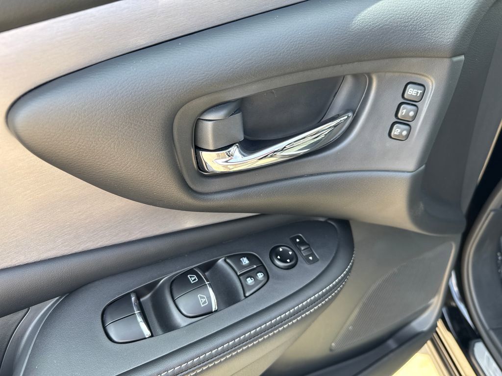 Used 2024 Nissan Murano SL AWD/4WD image 17
