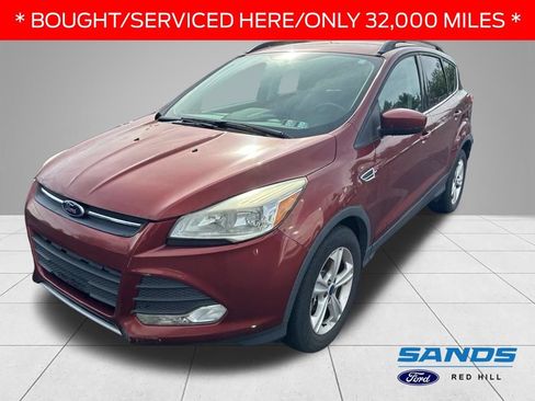 Used 2015 Ford Escape SE w/ Equipment Group 201A AWD/4WD image 1