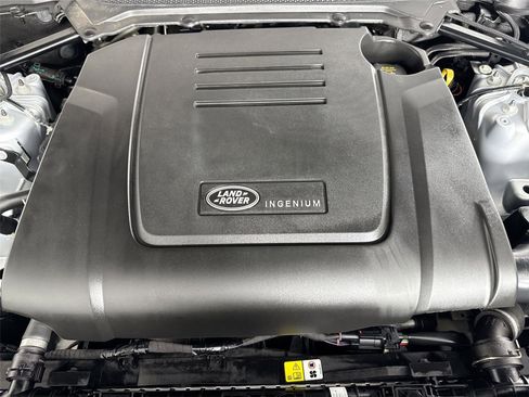 Used 2024 Land Rover Discovery S image 48