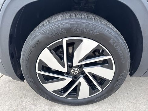 Used 2025 Volkswagen Atlas SE image 5