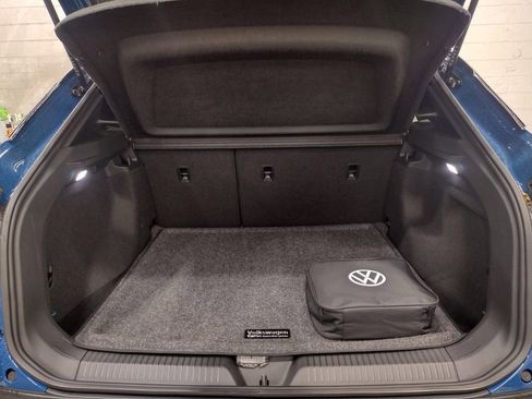 New 2025 Volkswagen ID.4 Pro image 16