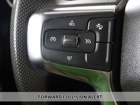 Used 2025 Chevrolet Blazer LT FWD image 4