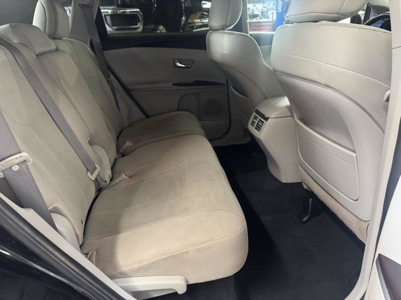 Used 2010 Toyota Venza AWD image 19