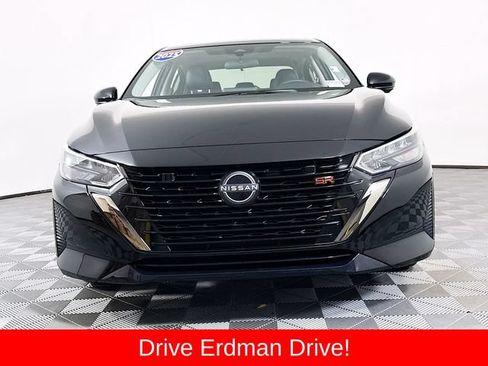 Used 2025 Nissan Sentra SR w/ SR Premium Package FWD image 2