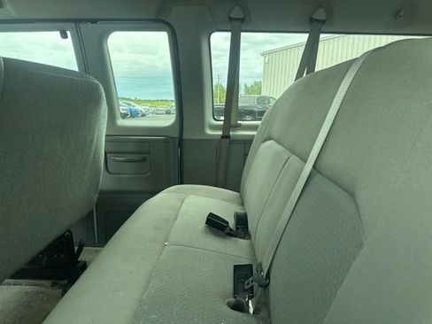 Used 2013 Ford E-350 and Econoline 350 XLT RWD image 16
