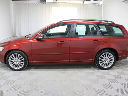 Used 2011 Volvo V50 T5 image 27