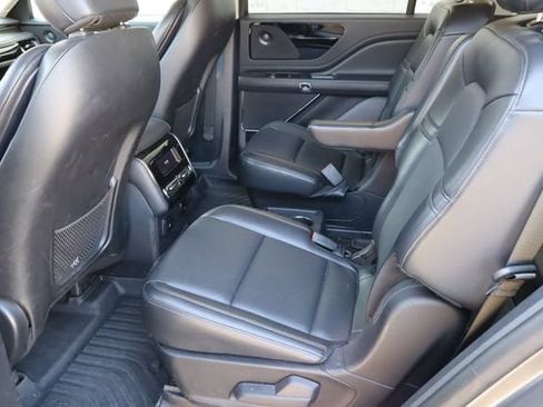 Used 2025 Lincoln Aviator AWD w/ Jet Appearance Package image 6