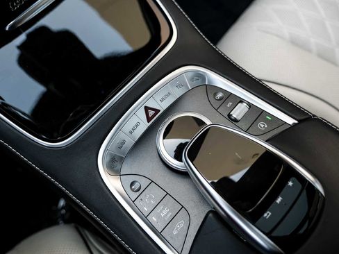 Used 2017 Mercedes-Benz S 550 Sedan image 28
