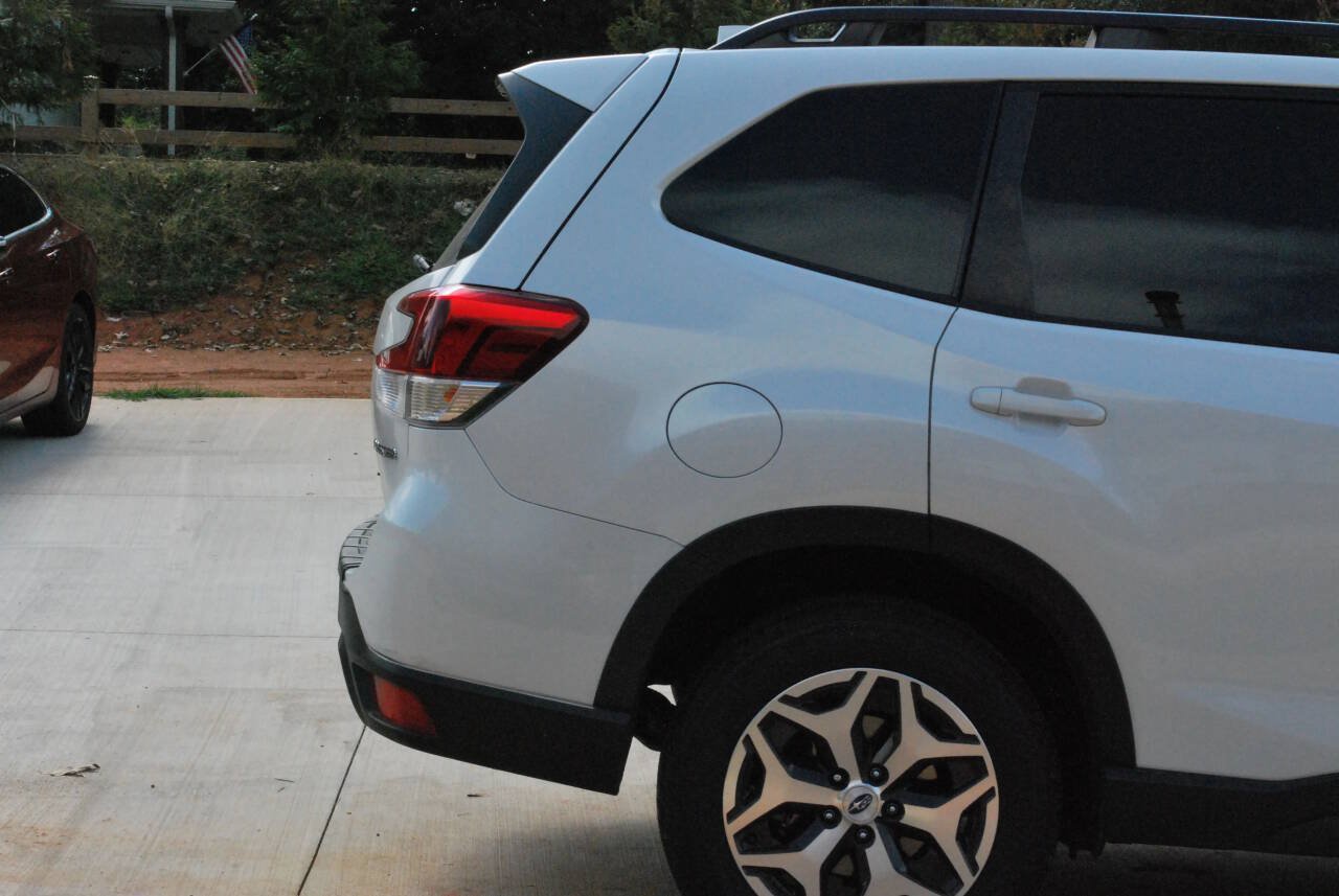 Used 2023 Subaru Forester Premium AWD/4WD image 11
