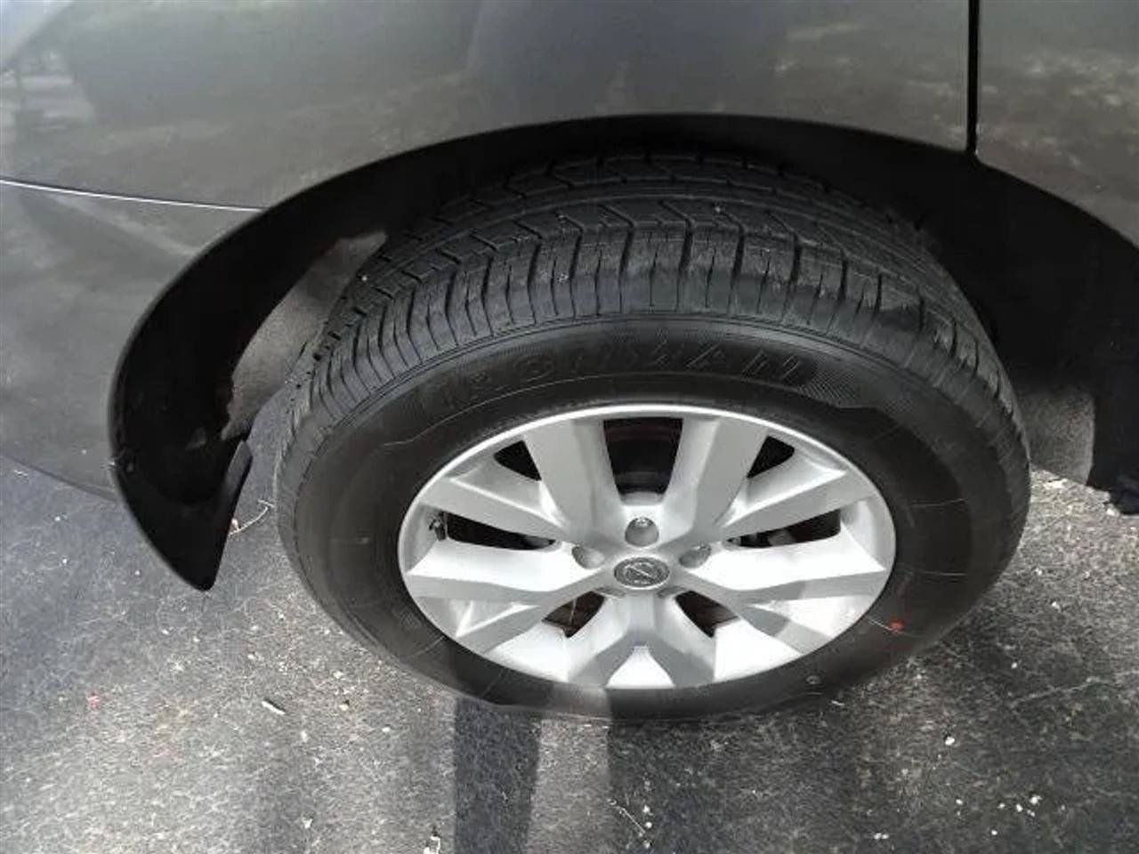 Used 2014 Nissan Murano S FWD image 18