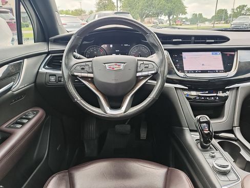 Used 2022 Cadillac XT6 Premium Luxury w/ Technology Package AWD/4WD image 16