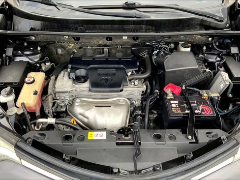 Used 2018 Toyota RAV4 XLE w/ Plus Extra Value Package image 31