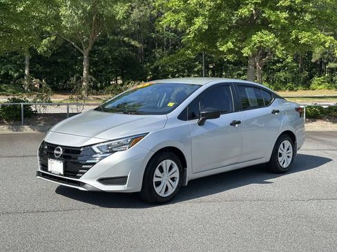 Certified 2025 Nissan Versa S w/ Trunk Package FWD image 3