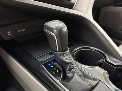 Used 2018 Toyota Camry SE image 12