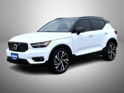 Used 2020 Volvo XC40 T5 R-Design