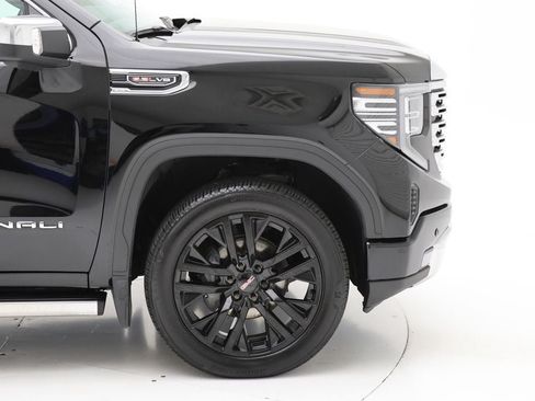 Used 2024 GMC Sierra 1500 Denali w/ Denali Reserve Package AWD/4WD image 4