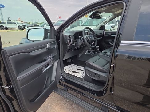 Certified 2025 Ford Ranger Lariat w/ Chrome Accent Package AWD/4WD image 19