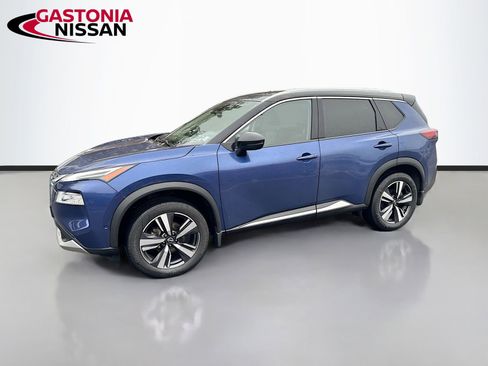 Used 2023 Nissan Rogue Platinum image 3