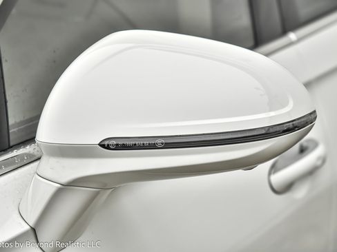 Used 2024 Bentley Flying Spur V8 AWD/4WD image 11