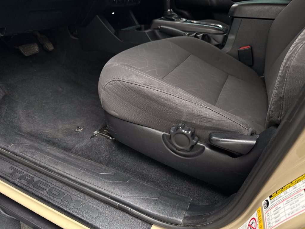 Used 2019 Toyota Tacoma TRD Sport w/ Technology Package AWD/4WD image 22