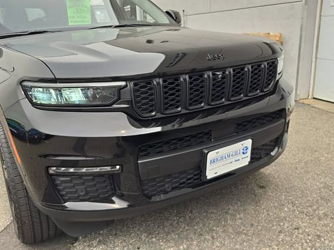 Used 2023 Jeep Grand Cherokee L Limited w/ Luxury Tech Group II AWD/4WD image 3