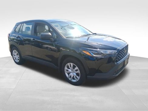 Used 2025 Toyota Corolla Cross L FWD image 3