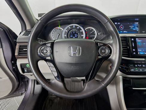 Used 2017 Honda Accord EX-L image 13