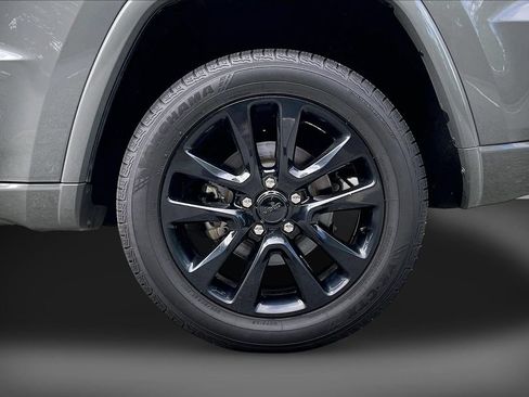 Used 2019 Jeep Grand Cherokee Altitude AWD/4WD image 36