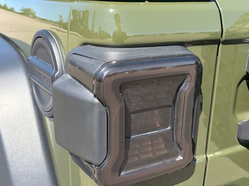 Used 2023 Jeep Wrangler Unlimited w/ Cold Weather Group AWD/4WD image 21
