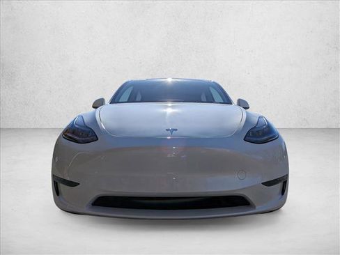 Used 2025 Tesla Model Y Long Range image 2