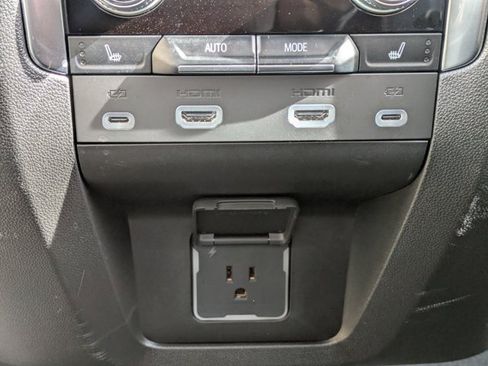 Used 2024 GMC Yukon Denali Ultimate image 15