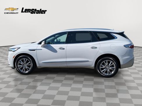 Used 2023 Buick Enclave Essence w/ Experience Buick Package FWD image 2