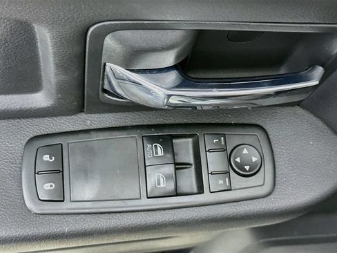 Used 2012 RAM 1500 Express RWD image 19