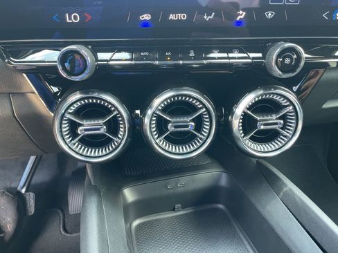 New 2025 Chevrolet Blazer EV LT image 26