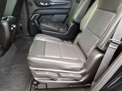 Used 2024 GMC Yukon Denali w/ Advanced Technology Package image 11