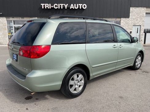 Used 2010 Toyota Sienna LE image 7