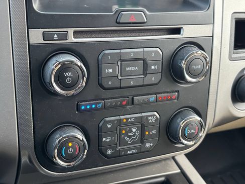 Used 2017 Ford Expedition XLT w/ Equipment Group 202A RWD image 12