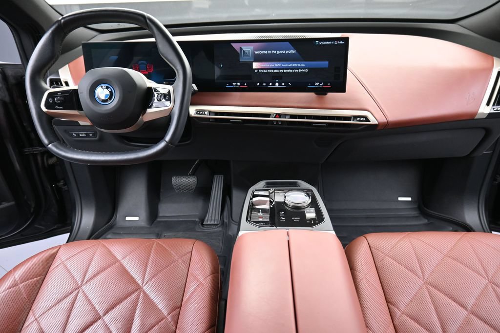 Used 2024 BMW iX xDrive50 w/ Sport Package AWD/4WD image 13