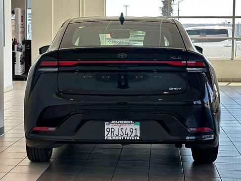 Certified 2024 Toyota Prius XLE FWD image 5