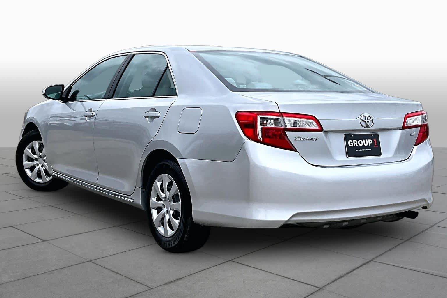 Used 2012 Toyota Camry LE FWD image 11