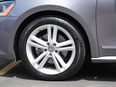 Used 2013 Volkswagen Passat TDI SEL Premium image 42