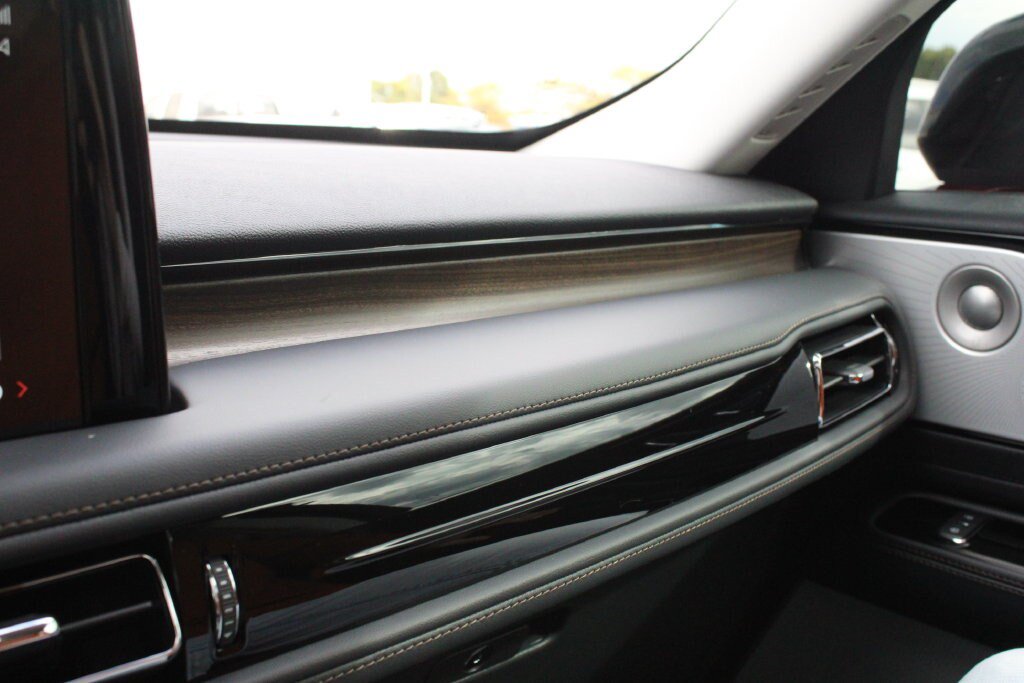 New 2027 Lincoln Aviator Reserve AWD/4WD image 18