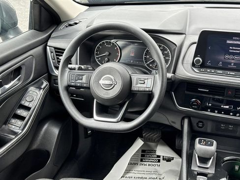 Used 2024 Nissan Rogue SV FWD image 18