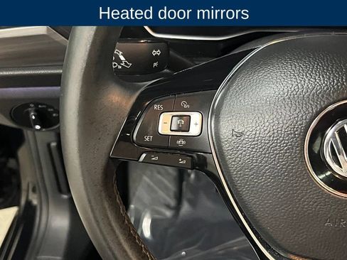 Used 2019 Volkswagen Jetta SEL w/ Cold Weather Package FWD image 22