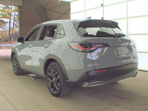 Used 2025 Honda HR-V Sport image 3