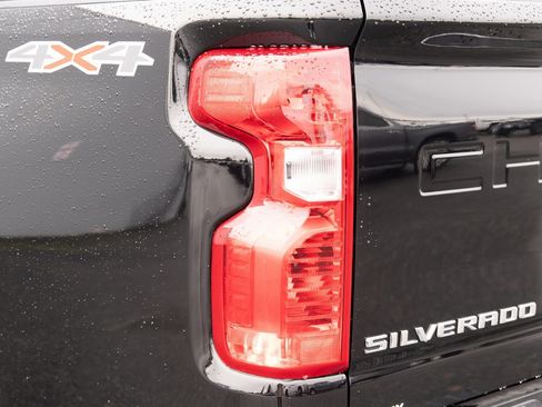 Used 2024 Chevrolet Silverado 3500 LT image 19