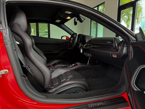 Used 2011 Ferrari 458 Italia Coupe RWD image 24