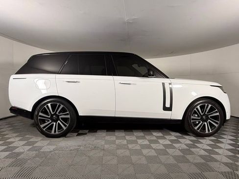 Used 2023 Land Rover Range Rover SE image 9