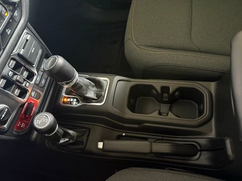 New 2025 Jeep Gladiator Willys AWD/4WD image 22